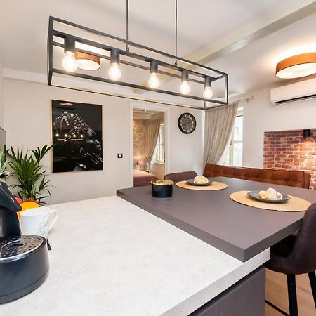 Dc II Downtown Apartment Rovinj Ngoại thất bức ảnh